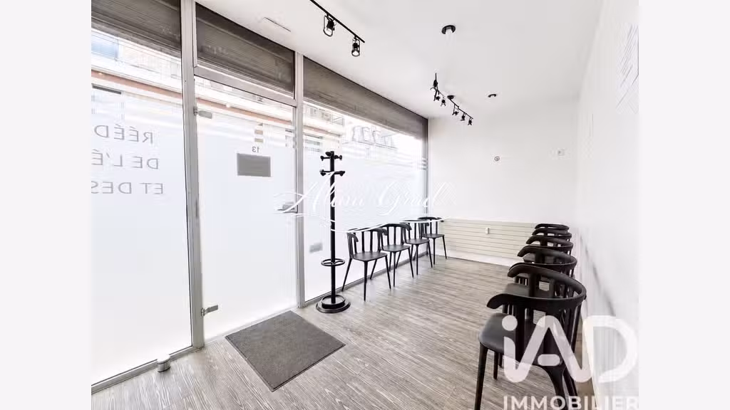 Vente murs commerciaux 68m² à Enghien-les-Bains
