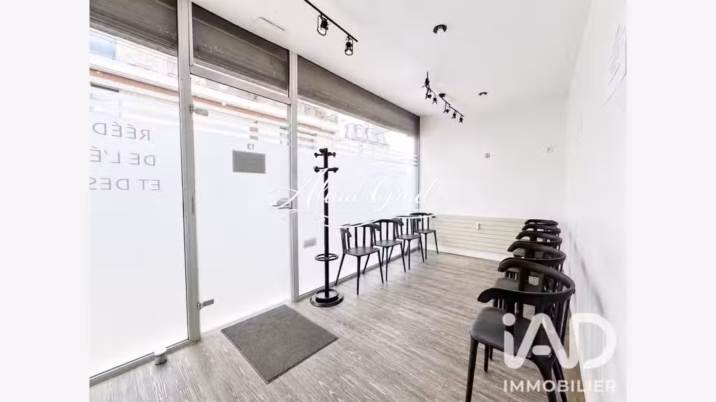 Vente local commercial de 68m² à Enghien-les-Bains