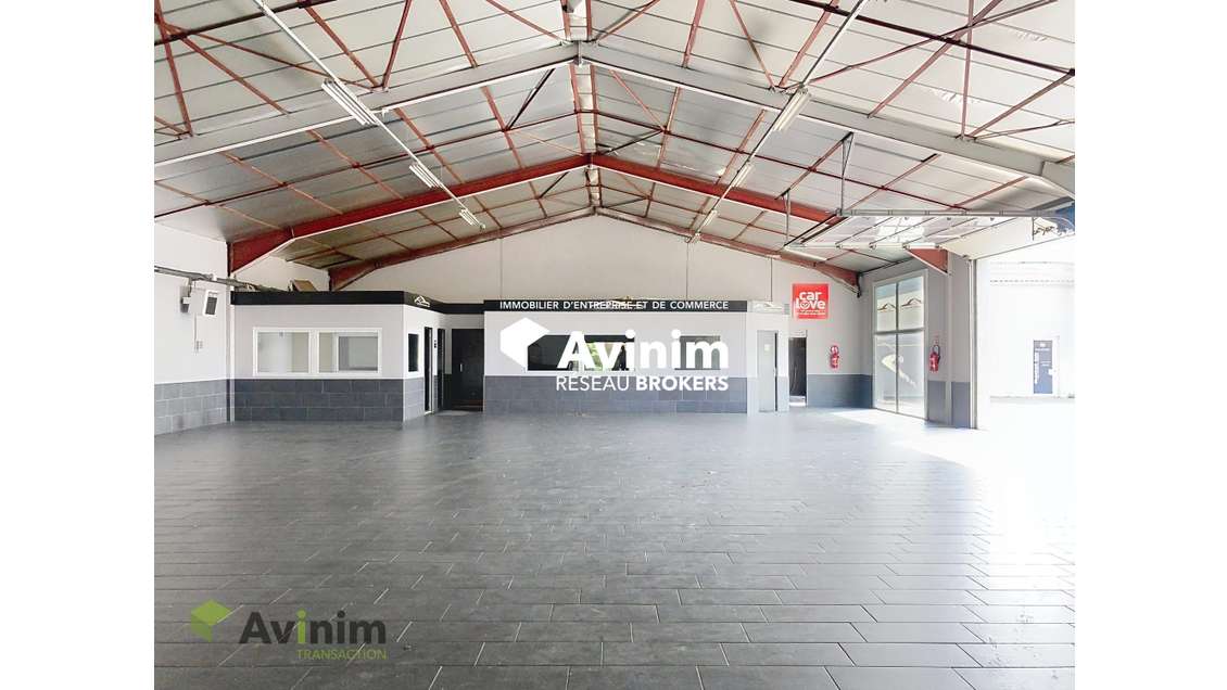 REF 1429 ENSEMBLE IMMOBILIER COMMERCIAL OU