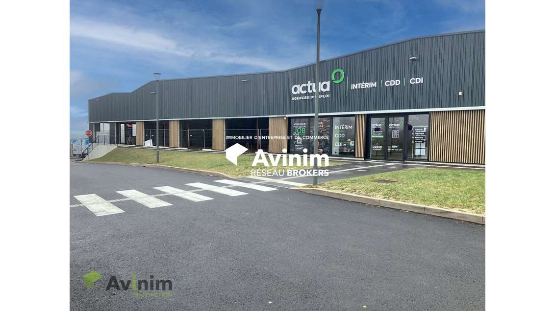 REF 1506-5et6 JEUXEY - CELLULE COMMERCIALE 242 m²