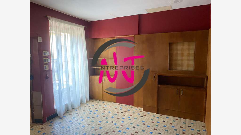 A vendre local commercial 890m² à Erdre en Anjou