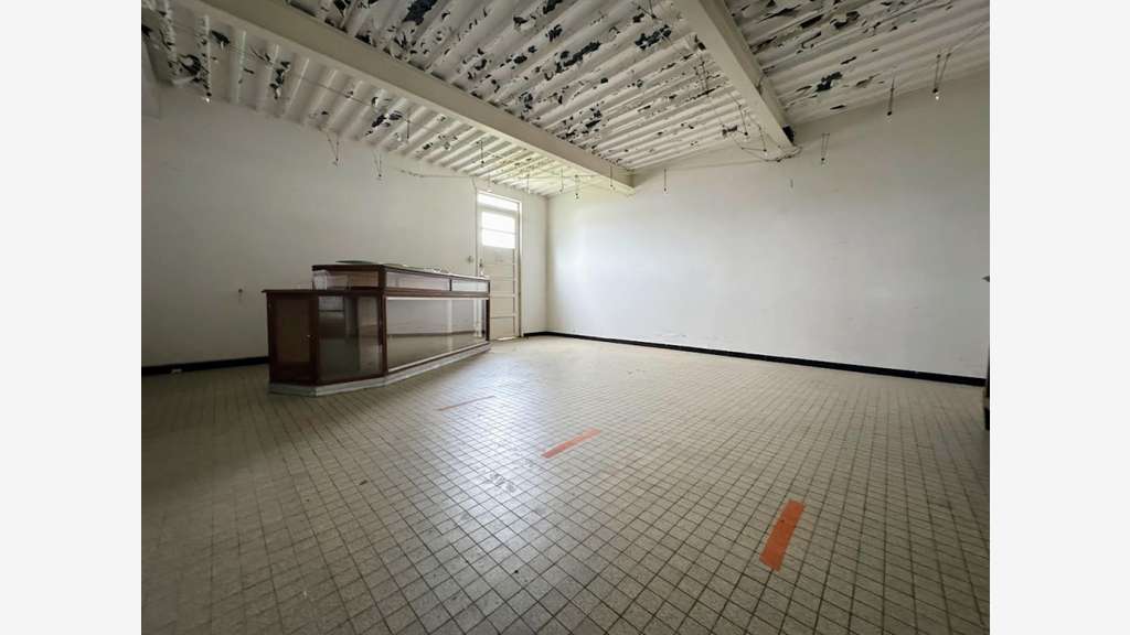 Vente bâtiment professionnel 2010m² en ZI à Étain