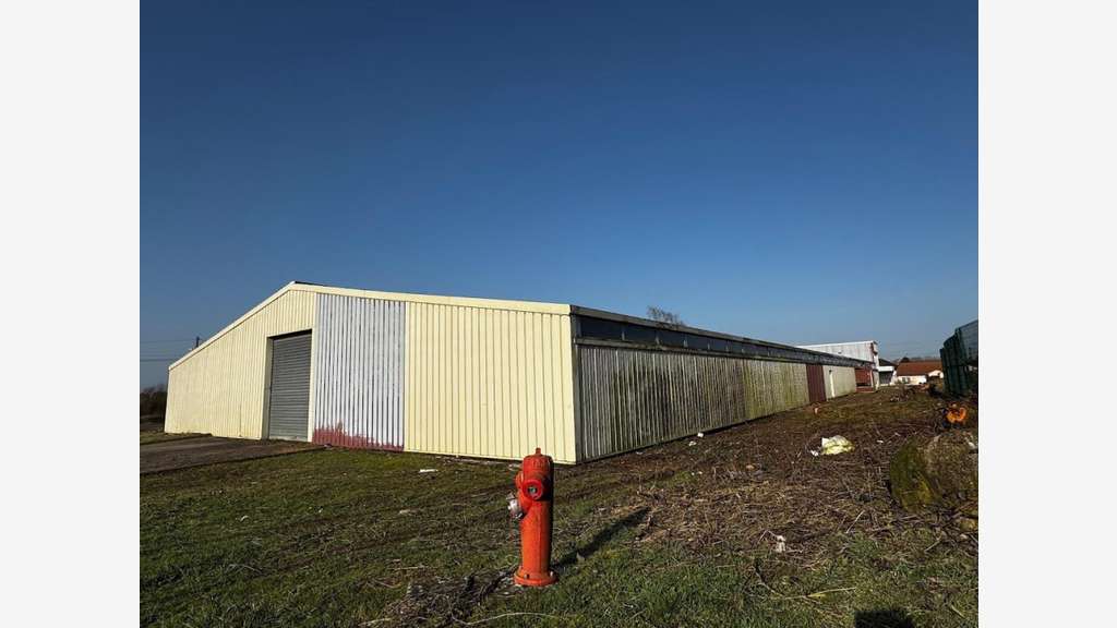 Vente bâtiment professionnel 2010m² en ZI à Étain