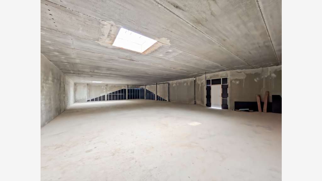 A vendre local commercial 271m² à Évian-les-Bains