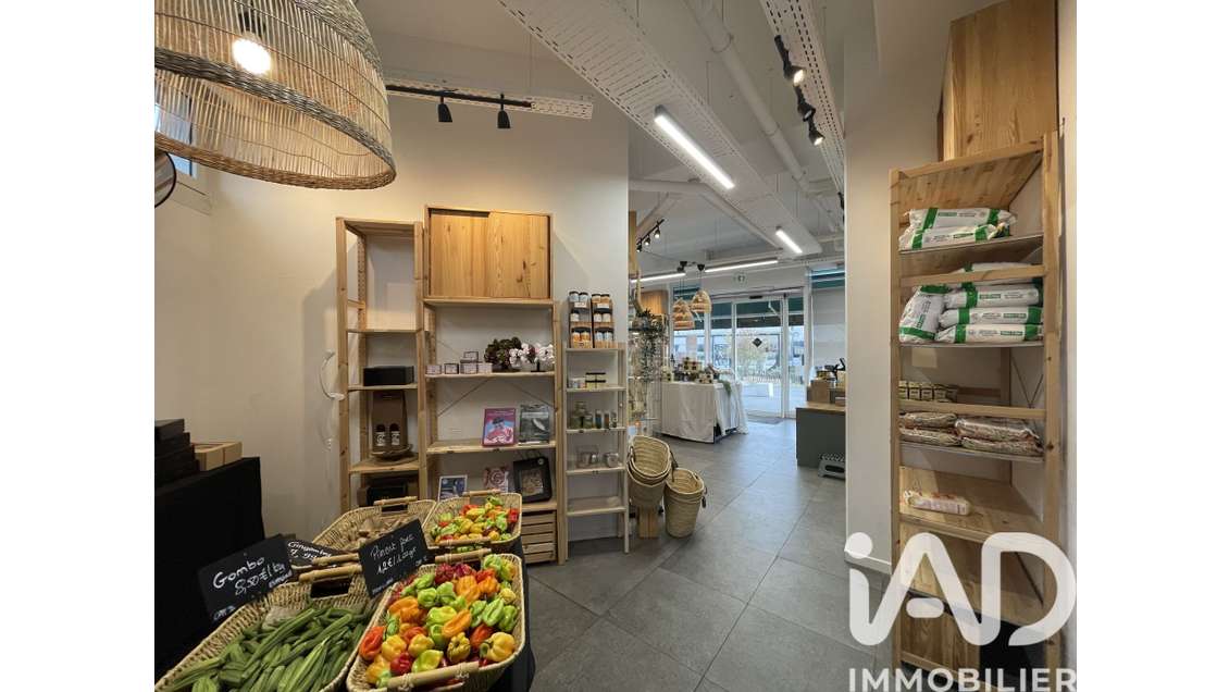 Vente local commercial 72m² devant la gare à Évry