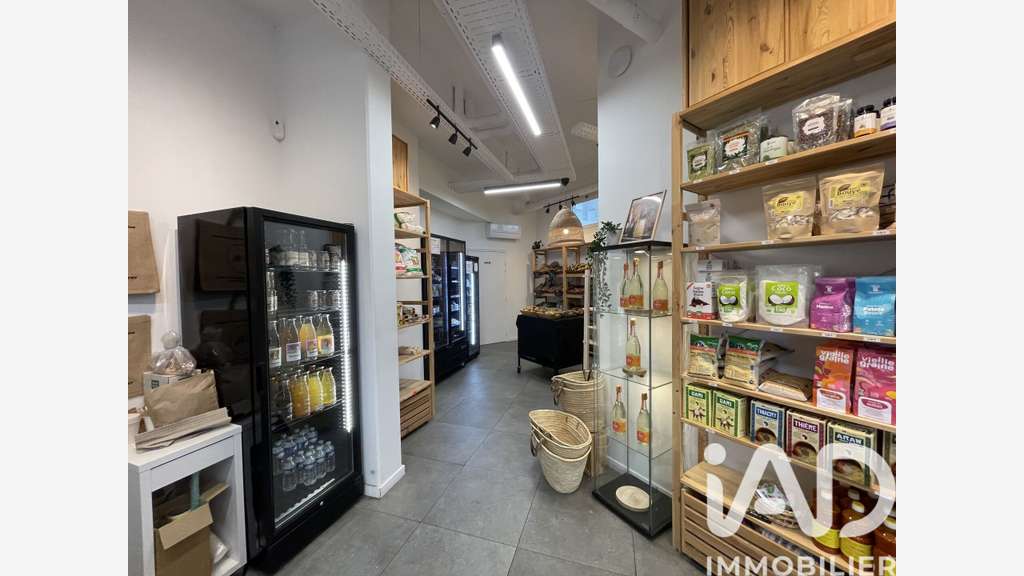 Vente local commercial 72m² devant la gare à Évry