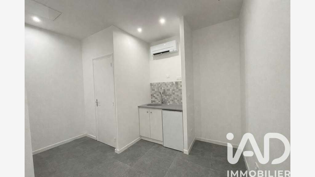 Vente local commercial 72m² devant la gare à Évry