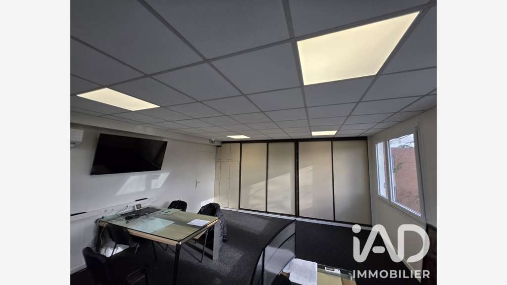 Vente bureaux clés en main 137m² à Évry