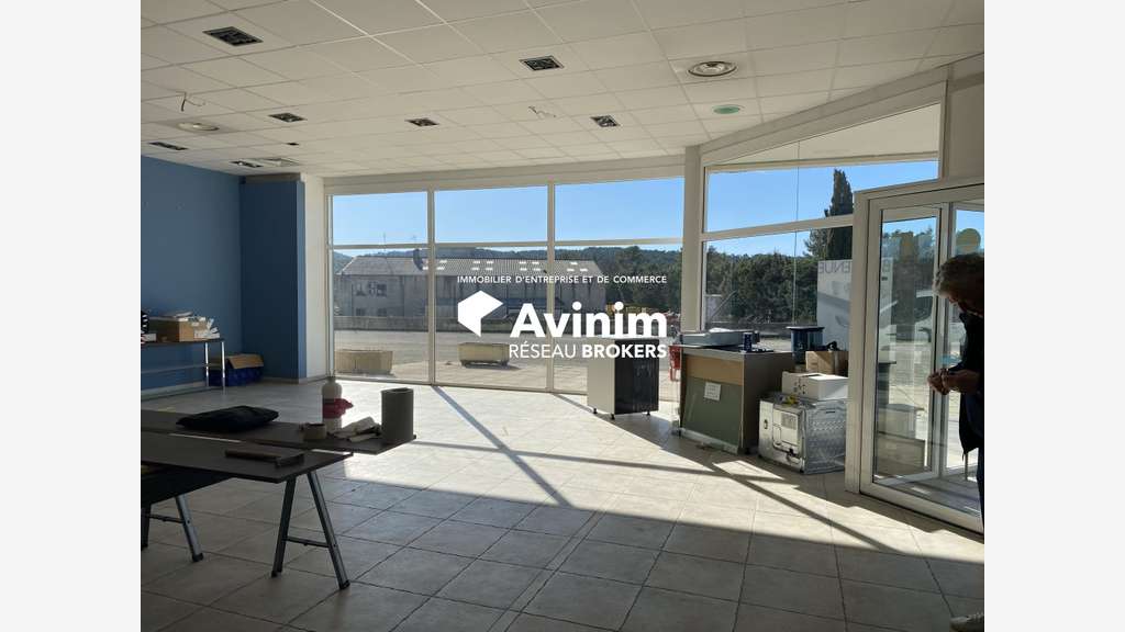 Vente local commercial 324m² à Fayence