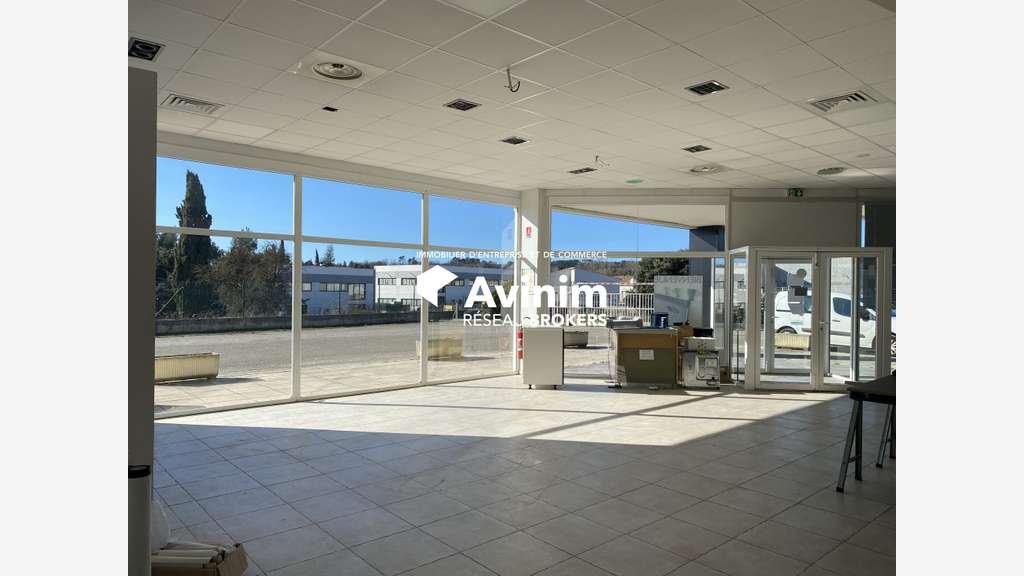 Vente local commercial 324m² à Fayence