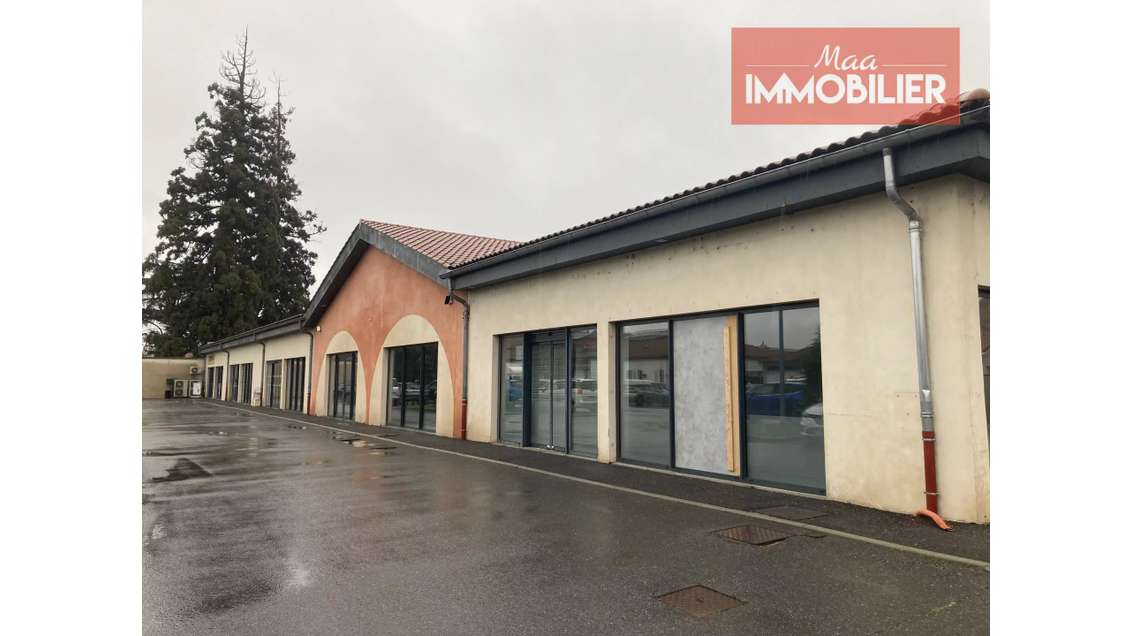 A vendre local commercial 147m² à Feurs