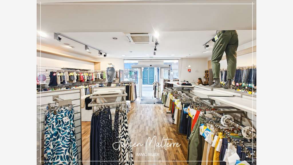 Local 130m² en empl  n°1 à vendre à Firminy Centre