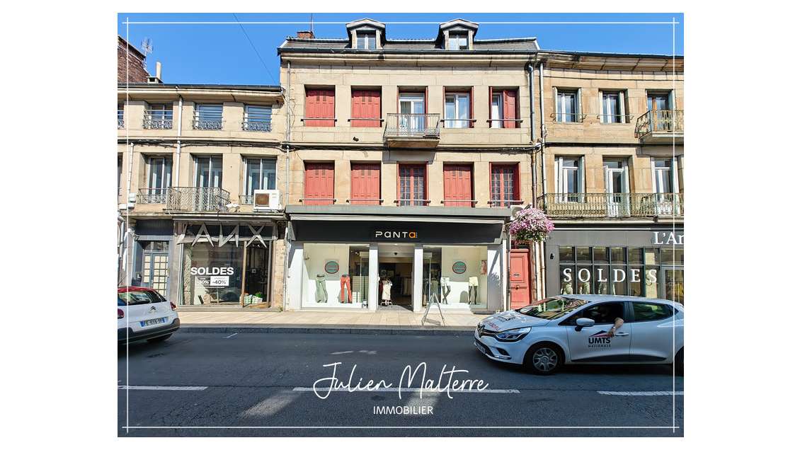 Local commercial en emplacement n°1 à vendre F