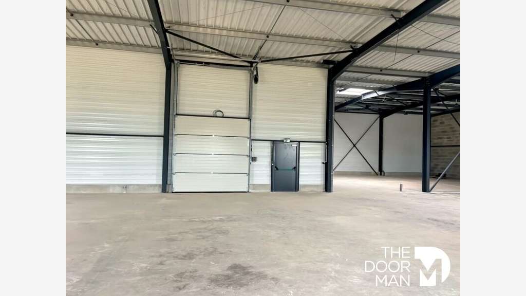 AV local d'activités 608m² près ZA Grands Champs