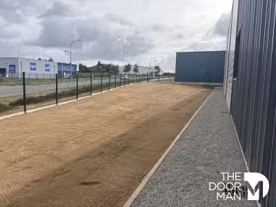 AV local d'activités 608m² près ZA Grands Champs