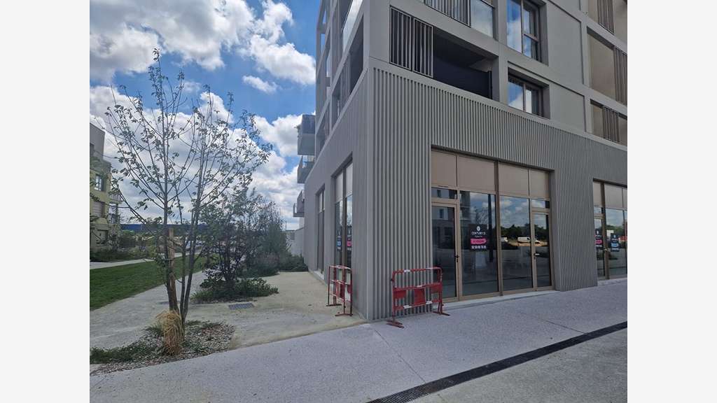 A vendre local 106m² au Sud Ouest de Caen
