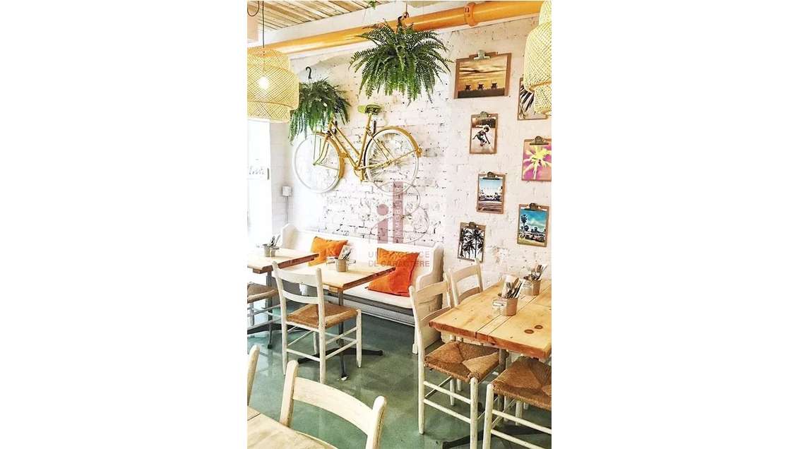 Boutique 26m² Fontainebleau centre quartier piéton