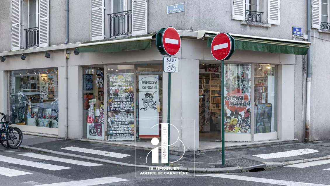 Vente boutique d'angle 51m² à Fontainebleau centre