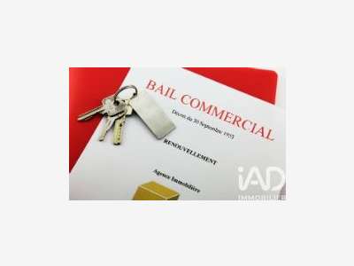 DAB local commercial 39m² à Fontainebleau