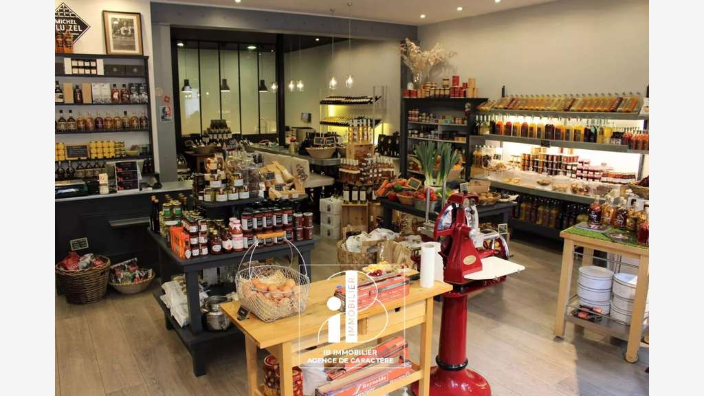 Murs de commerce 55m² à Fontainebleau centre