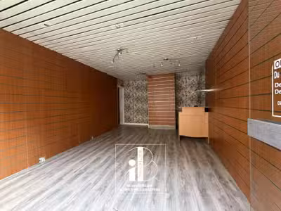 AV local 21m² avec cave 25m² Fontainebleau centre
