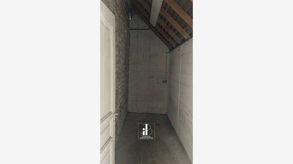 FONTAINEBLEAU AVON LOCAL de 40 M² avec SOUS-SOL d