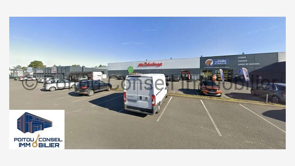 Local commercial 1542m² à vendre Fontenay-le-Comte
