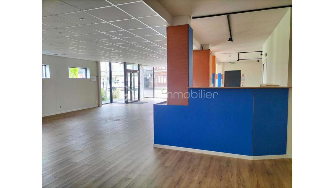 Investissement clé en main local 192m² à Forest