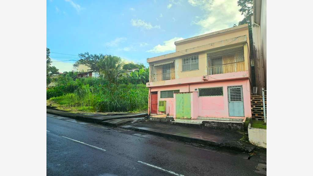 Vente immeuble mixte avec terrain à Fort-de-France