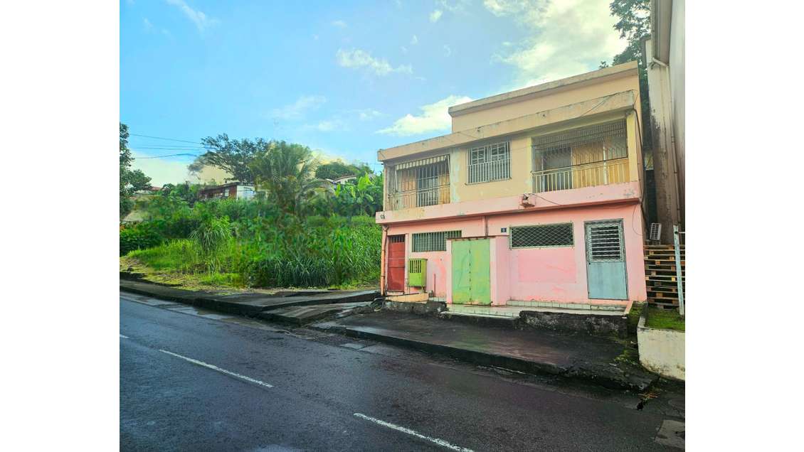 Vente immeuble mixte avec terrain à Fort-de-France