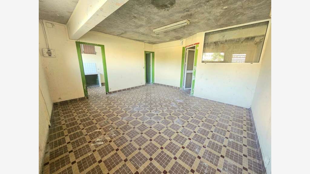 Vente immeuble mixte avec terrain à Fort-de-France