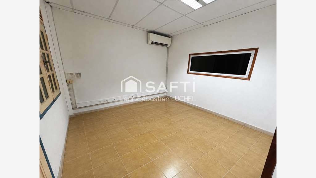 À VENDRE – LOCAL COMMERCIAL OU PROFESSIONNEL DE 10