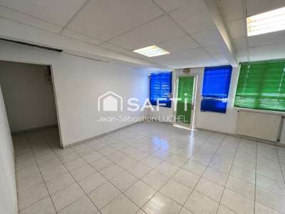 À VENDRE – LOCAL COMMERCIAL OU PROFESSIONNEL DE 10