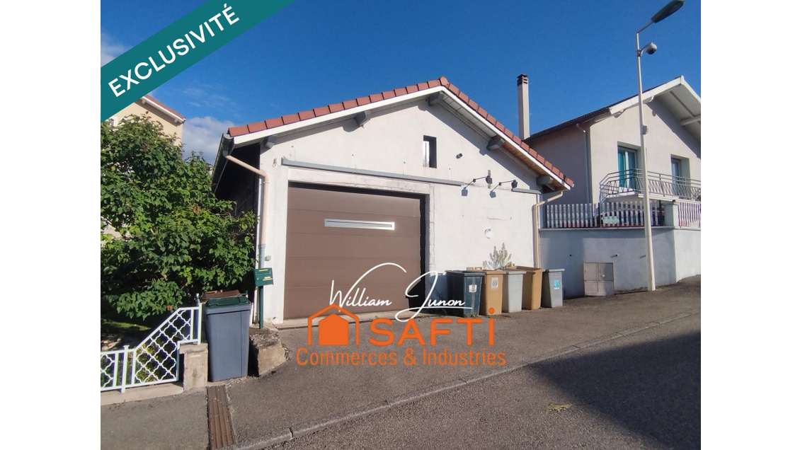 A vendre local professionnel polyvalent à Fraisses