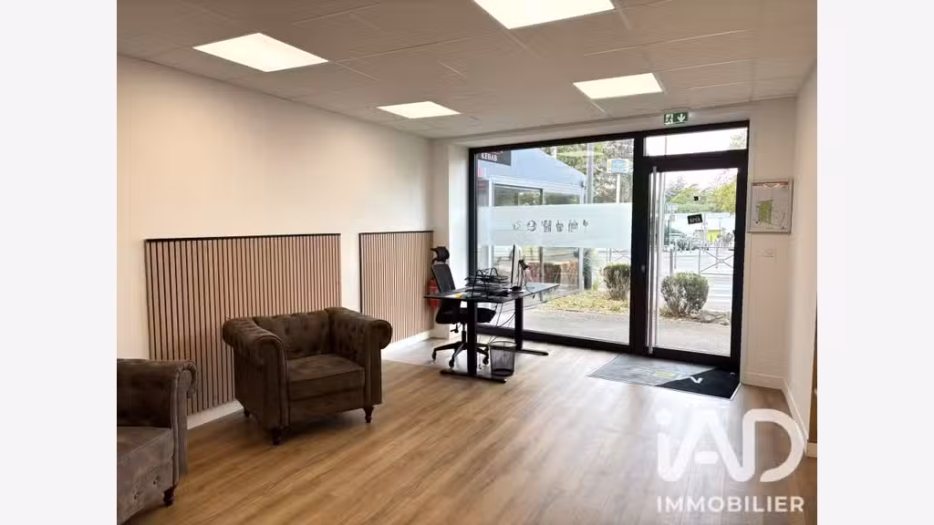 AV murs commerciaux à Francheville limite Tassin
