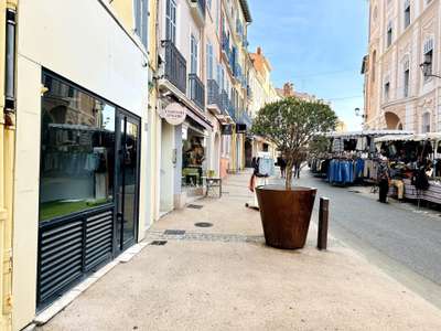 Vente Locaux commerciaux - Boutiques à Fréjus