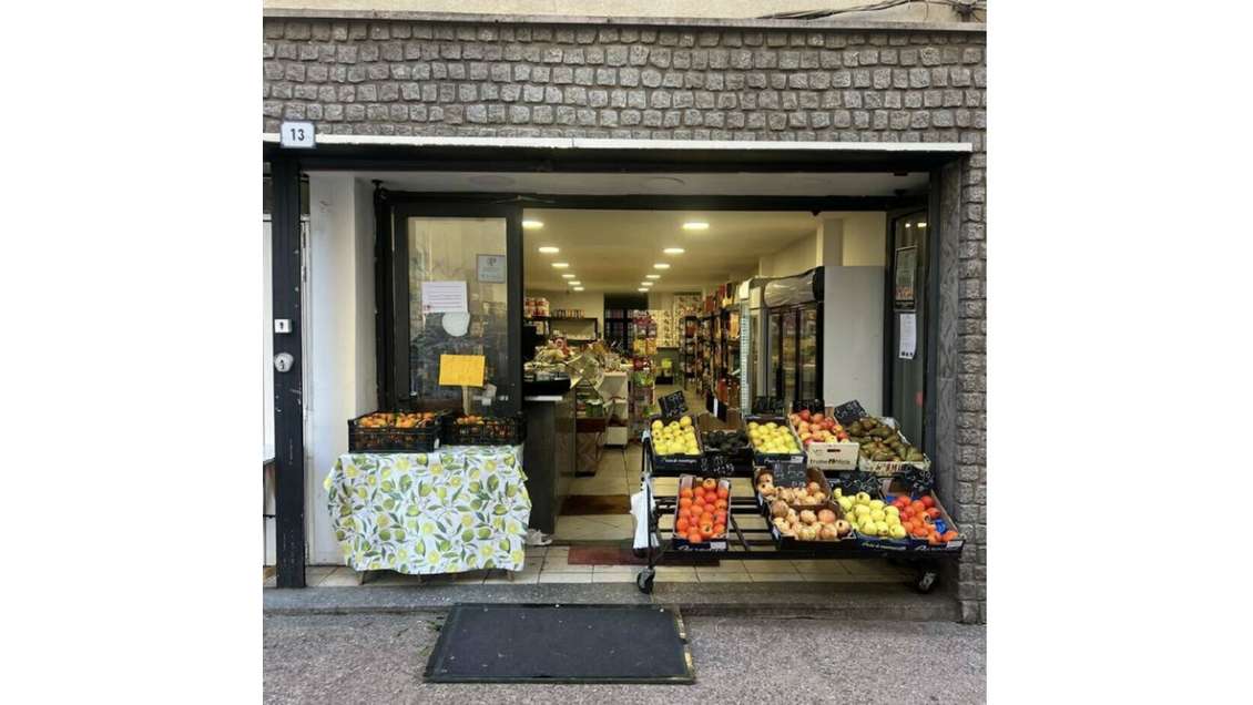 Vente murs commerciaux occupés à Fréjus