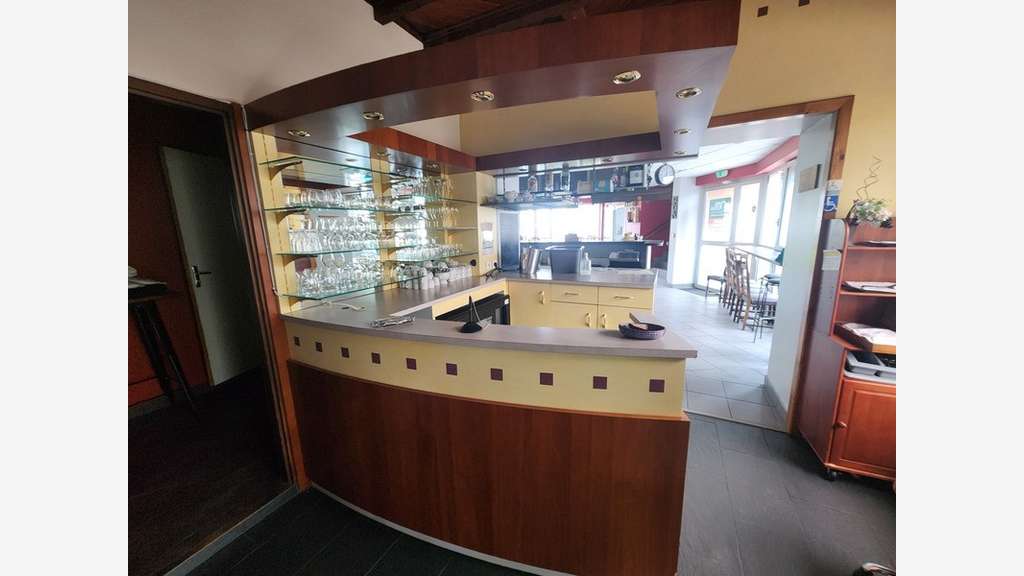 Cède murs commerciaux libres 400m² Fresnay-en-Retz