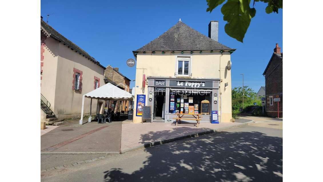 A vendre murs commerciaux bar tabac 170m² à Gael