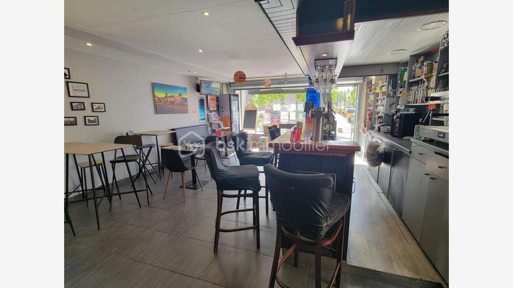 A vendre murs commerciaux bar tabac 170m² à Gael