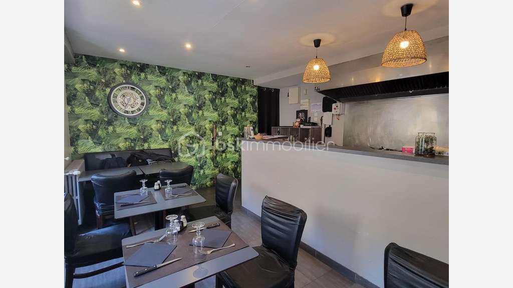 A vendre murs commerciaux bar tabac 170m² à Gael