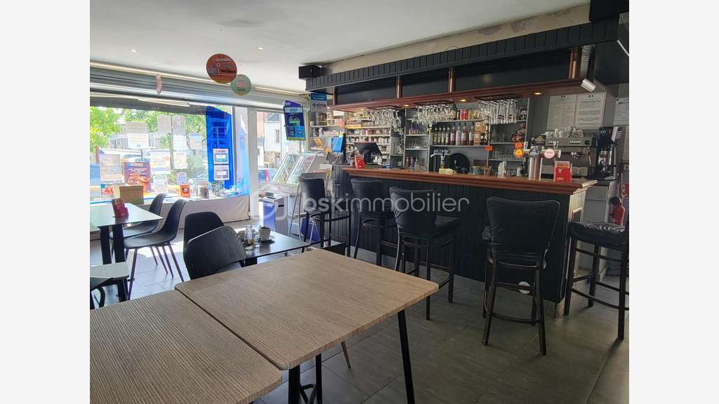 A vendre murs commerciaux bar tabac 170m² à Gael