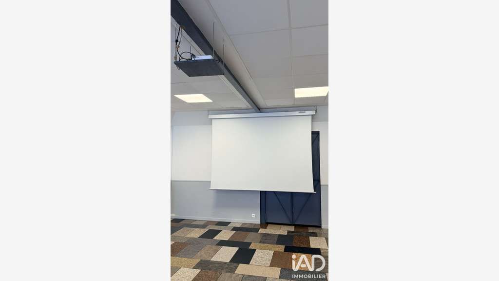 Vente local événementiel 116m² à Garancières