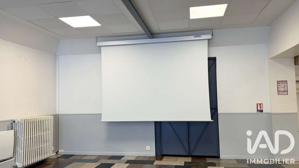 Vente local événementiel 116m² à Garancières