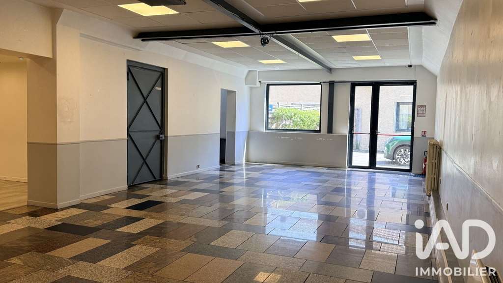 Vente local événementiel 116m² à Garancières