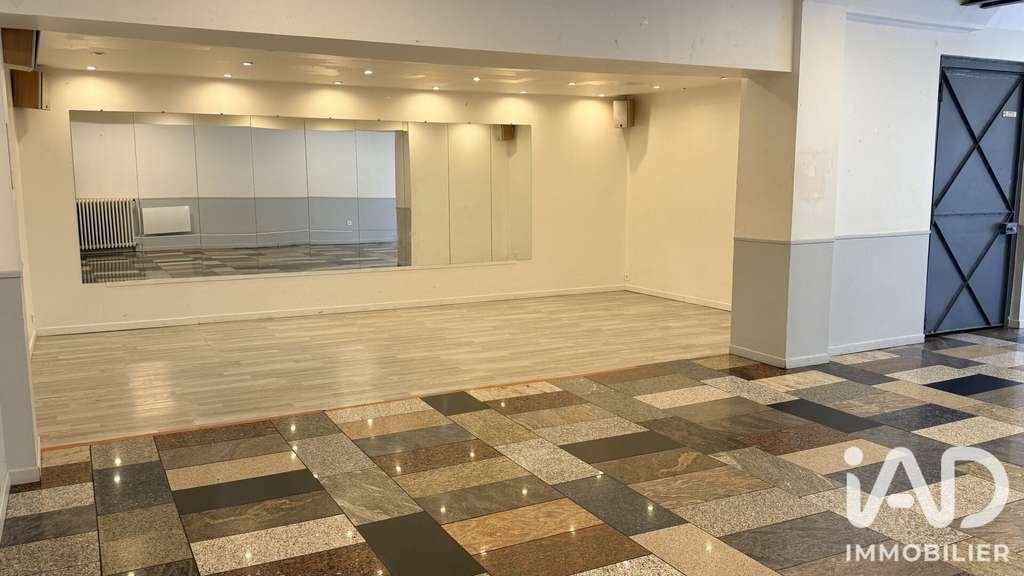 Vente local événementiel 116m² à Garancières
