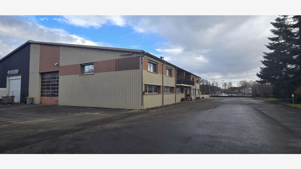 Vente local 900m² très gros potentiel à Geneuille