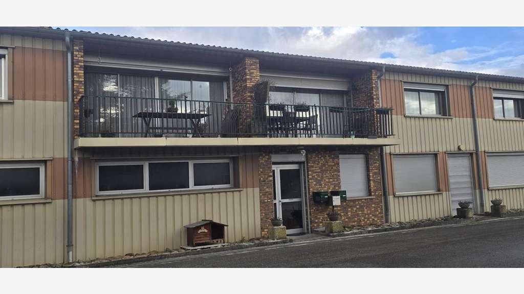 Vente local 900m² très gros potentiel à Geneuille