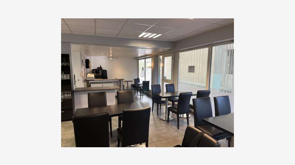 Vente superbe local commercial 120m² à Gex