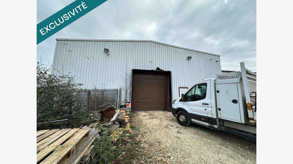 Vente bâtiment de stockage bureau de 330m² à Gien